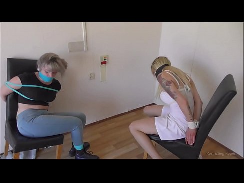 ❤️ Dipendente / legato e imbavagliato / damigella in pericolo Video di sesso al it.np64.ru